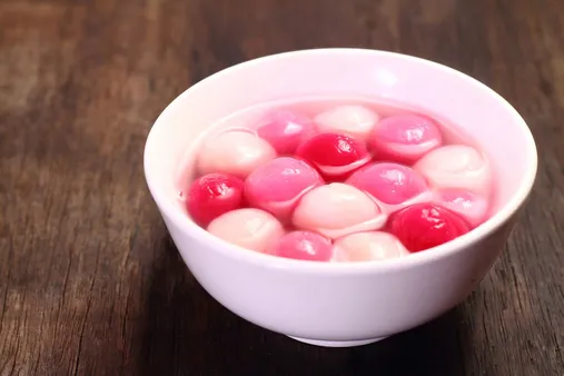 The Best Chinese Snacks and Desserts That Will Tickle Your Taste Buds